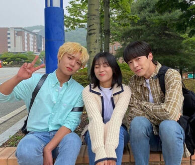 at a distance spring is green (12 episodes)